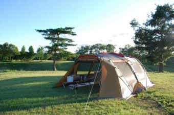 キャンプ場とテント