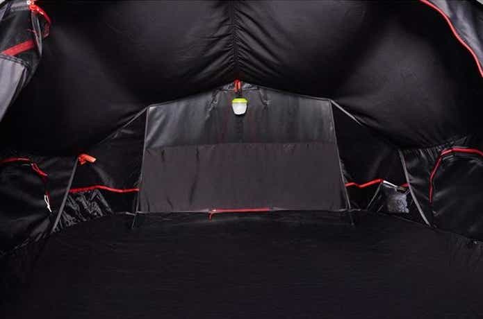 ケシュアのテント　2 SECONDS XL FRESH&BLACKの内部