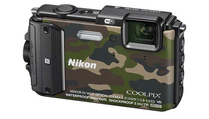 防水カメラ　ニコン 　COOLPIX AW130　カモ柄カメラ