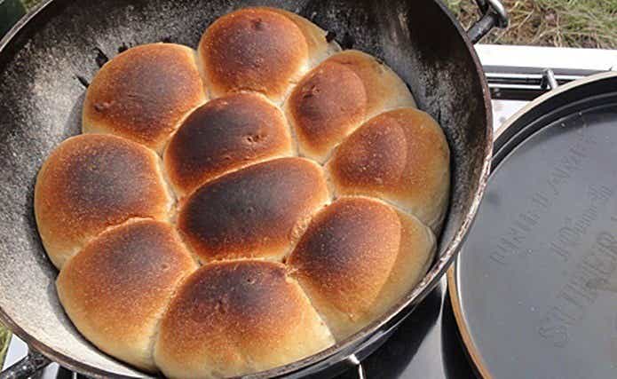 キャンプで焼き立てパン作り！簡単で美味しい９つのレシピ