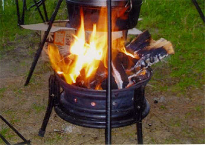 ダッチオーブン用の焚き火台