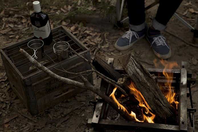 冬キャンプの楽しみ方　焚き火