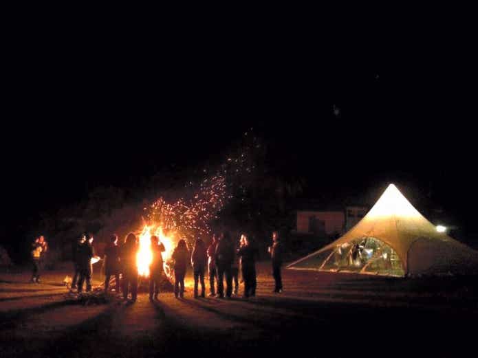 キャンプファイヤーができるおしゃれキャンプ場