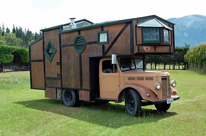 海外のキャンプスタイルで見られるハウストラック