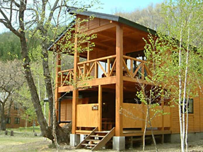 おしゃれキャンプ場とかわいいコテージ