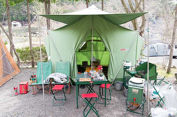 キャンプ用テント　椅子、テーブル