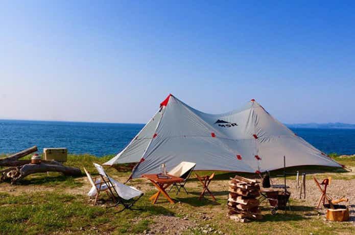 海辺にテント