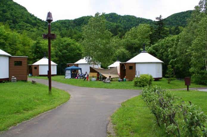 北海道の札幌市定山渓自然の村キャンプ場