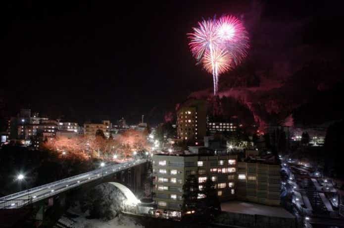冬の花火大会と富山県
