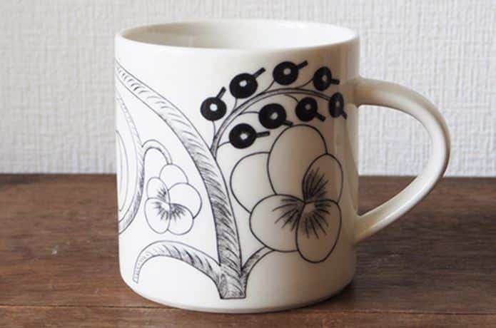 花柄のマグカップ