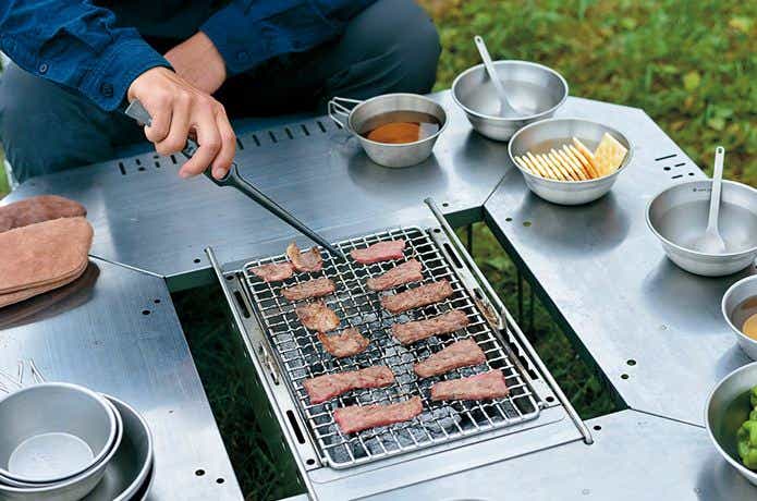 スノーピーク 焚火台、焼き網、グリルブリッジ、ジカロテーブル