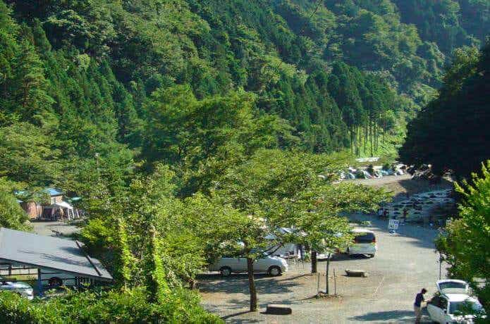 神之川キャンプ場のテントサイト