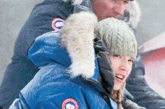 カナダグースのラッセルパーカーは最強の防寒着だ！サイズ感など 