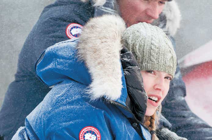 カナダグースのラッセルパーカーは最強の防寒着だ！サイズ感などその魅力に迫る！ CAMP HACK[キャンプハック]