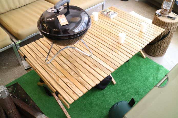 木製テーブル　グリル