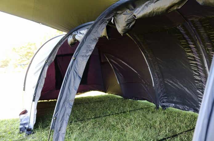 ドッペルギャンガーアウトドア　カマボコテント2黒カマ　テント内部