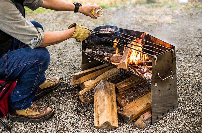 ユニフレーム 薪グリル ラージ 新品未使用 BBQ かまど 焚き火-