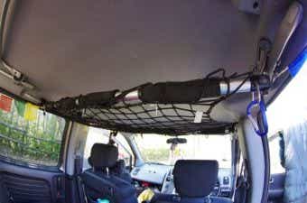 自作した車内天井の収納スペース