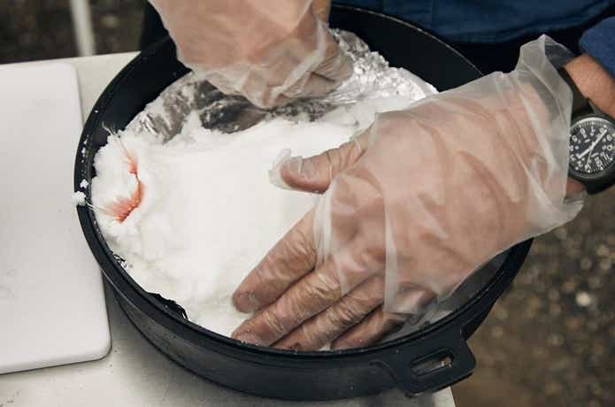 鯛の塩釜焼きを作る工程