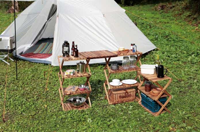 キャンプの様子とフリーボードで作った自作のラック付きテーブル