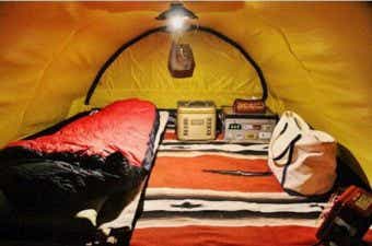 キャンプの寝室