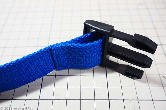 長さ調節式ハンギングチェーンの作り方　雄バックルを縫い付ける
