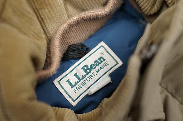L.L.Bean「リアルファー付きダウンジャケット」　ロゴ