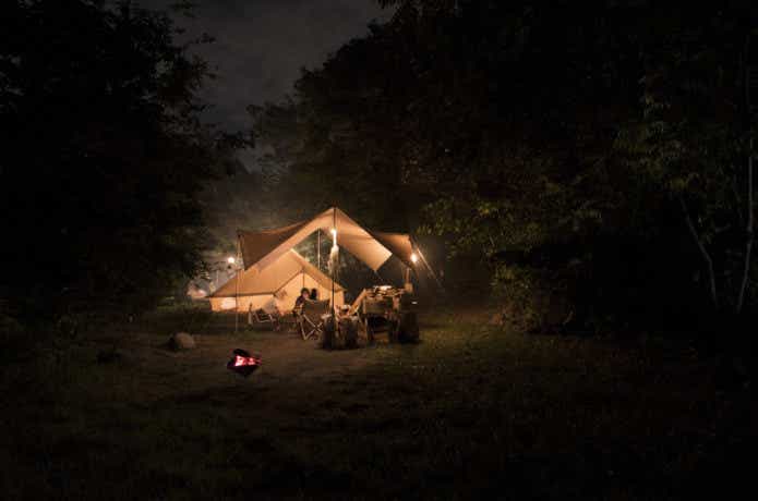 夜キャンプとランタン