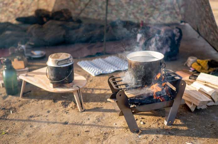 YOKA「COOKING FIRE PIT SOLO」「TRIPOD TABLE SOLO」を使用したキャンプ