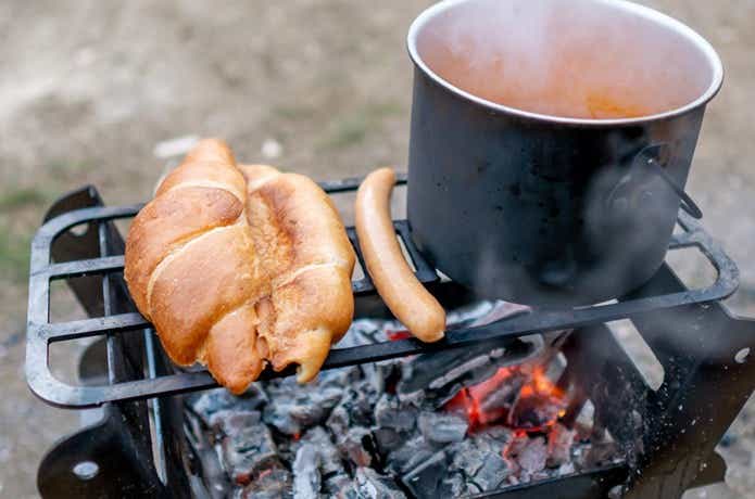 YOKA COOKING FIRE PIT SOLO 焼き網の安定感もいい感じ