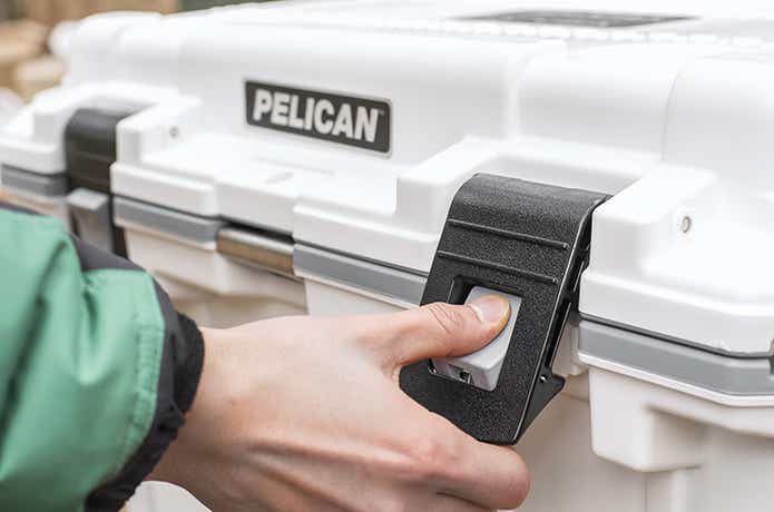 PELICAN ペリカン クーラーボックス ワンタッチボタン式ロック