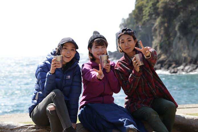 西伊豆「REN VILLAGE」でキャンプをする女性3人
