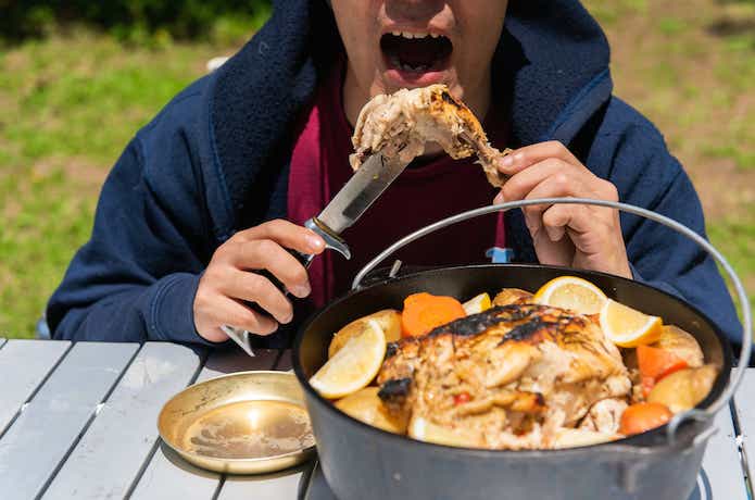 鶏の丸焼き　ダッチオーブン