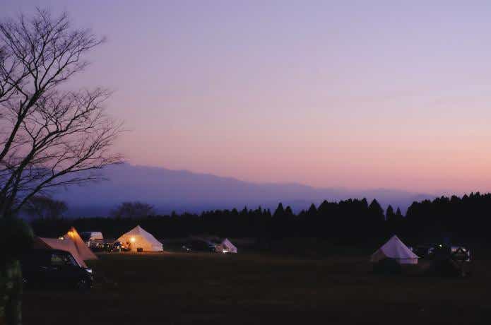 日が落ちてきたキャンプ場