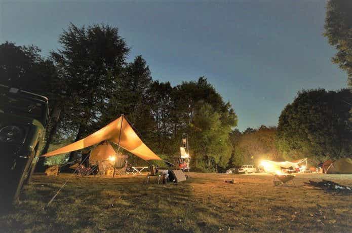 キャンプの夜景