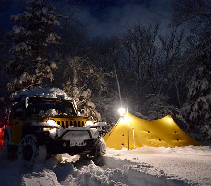 雪のキャンプ