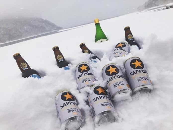 雪で冷やされるビールや日本酒