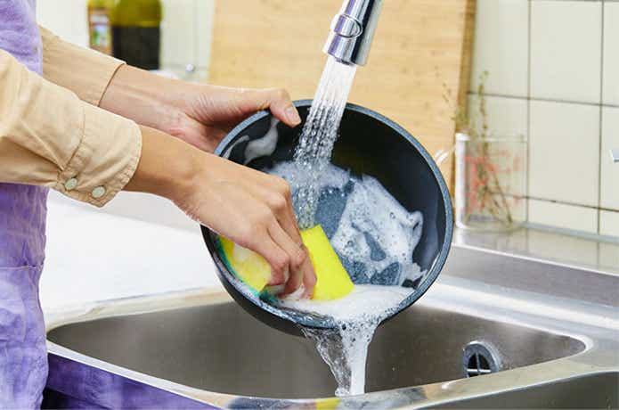 アイリスオーヤマ　スキレットコートパン　食器洗剤で洗う