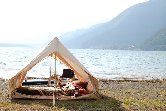 キャンプ　テント