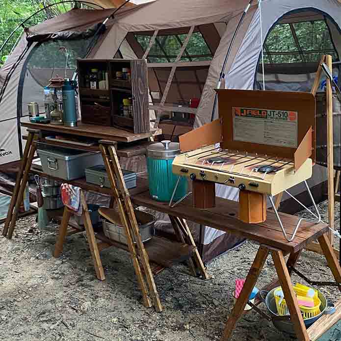 自作のキャンプ棚とキッチン用品