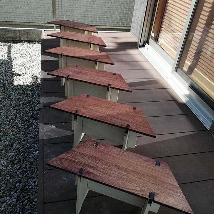 木製パネルのヘキサ囲炉裏テーブル　6つのテーブルに分解した状態