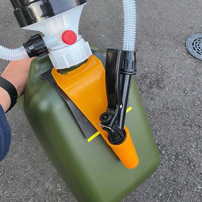 トラスコ「給油ポンプJIS規格灯油缶対応 65mmアダプター付き」