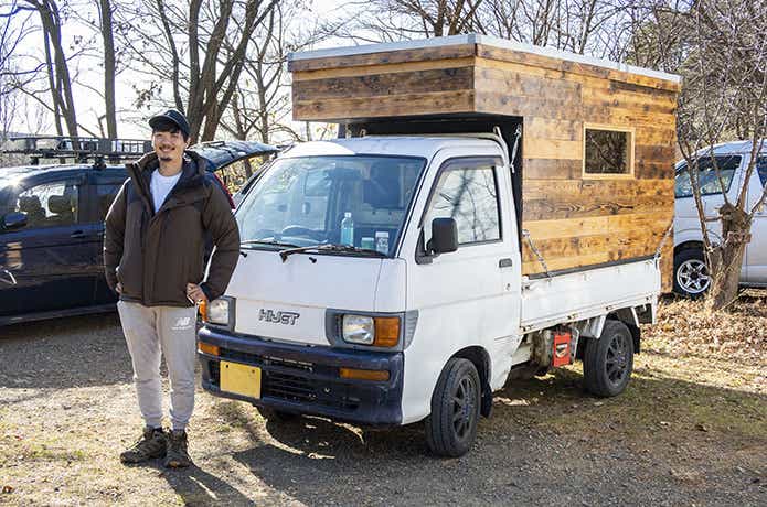 川瀬雄大さんと総額15万円で完成した深みのあるモバイルハウス