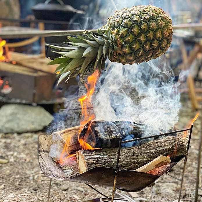 焚き火料理 焼きパイナップル