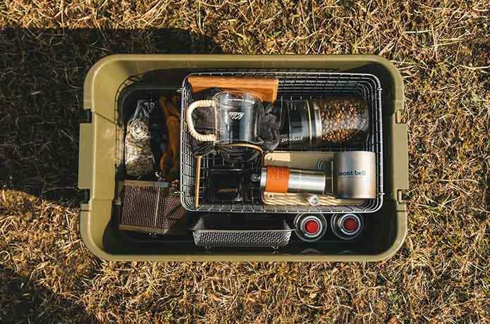 トランクカーゴ内をワイヤーバスケットで仕分け