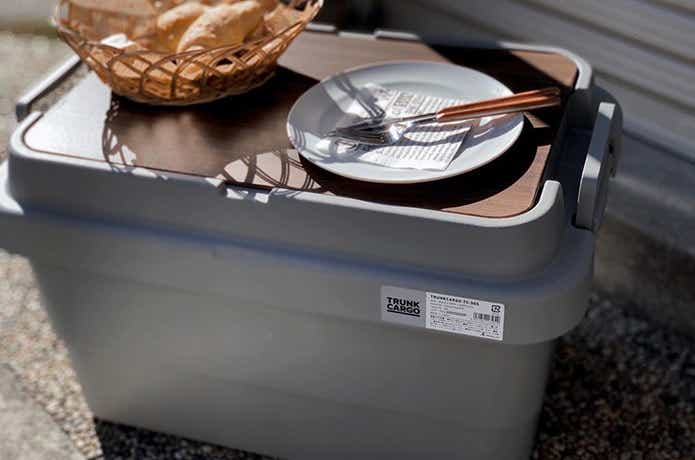 蓋の表側にウッド風天板