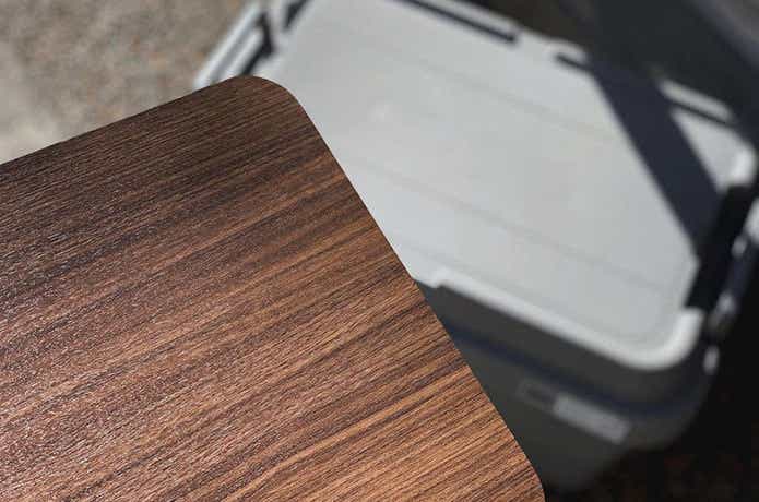 ベニヤ板にダイノックスシート