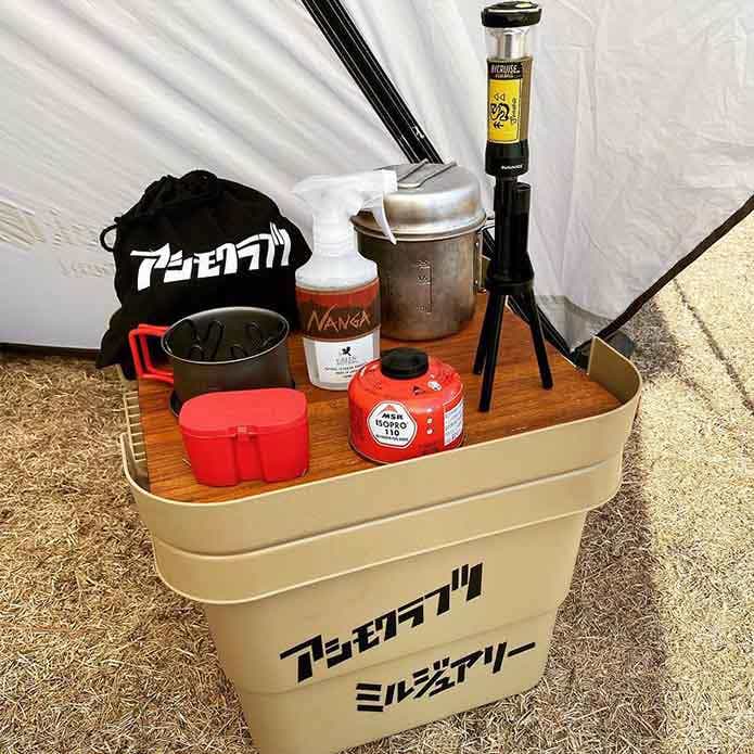 30Lサイズのトランクカーゴにロゴステッカー