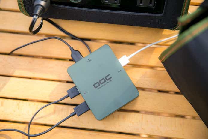 「OGC USBチャージャー」を使ってUSBポートを増やす