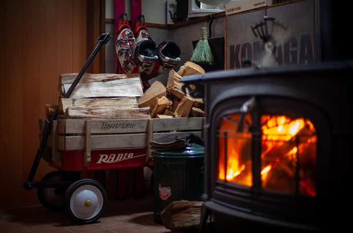 写風人のアウトドアライフ 薪と暖炉